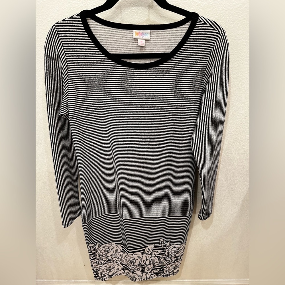 LuLaRoe Black & White Rose striped fitted Debbie dress
